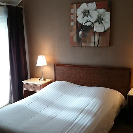 Hotel Restaurant - La Ferme De Vaux Creil Eksteriør bilde