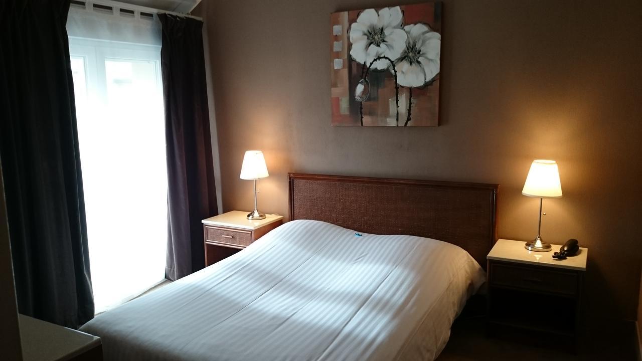 Hotel Restaurant - La Ferme De Vaux Creil Eksteriør bilde